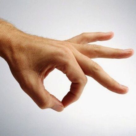 Jelqing başparmak ve işaret parmağı kullanılarak gerçekleştirilir.